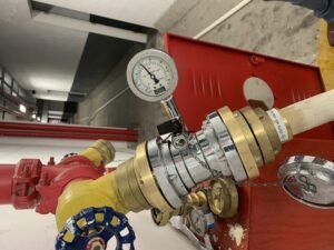 Como calcular vazão e pressão em sistemas de hidrantes na prática