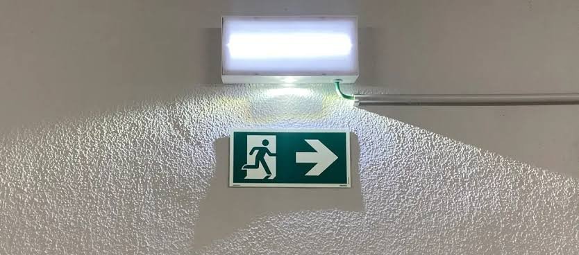 Iluminação de Emergência Como Dimensionar e Distribuir Corretamente no PPCI