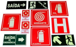 Como dimensionar sinalização de emergência distâncias e posicionamento